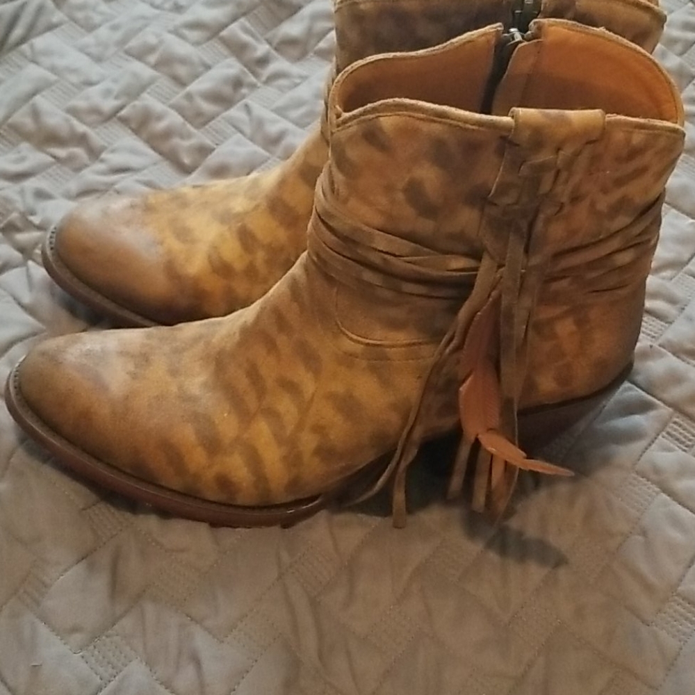 Lucchesse boots